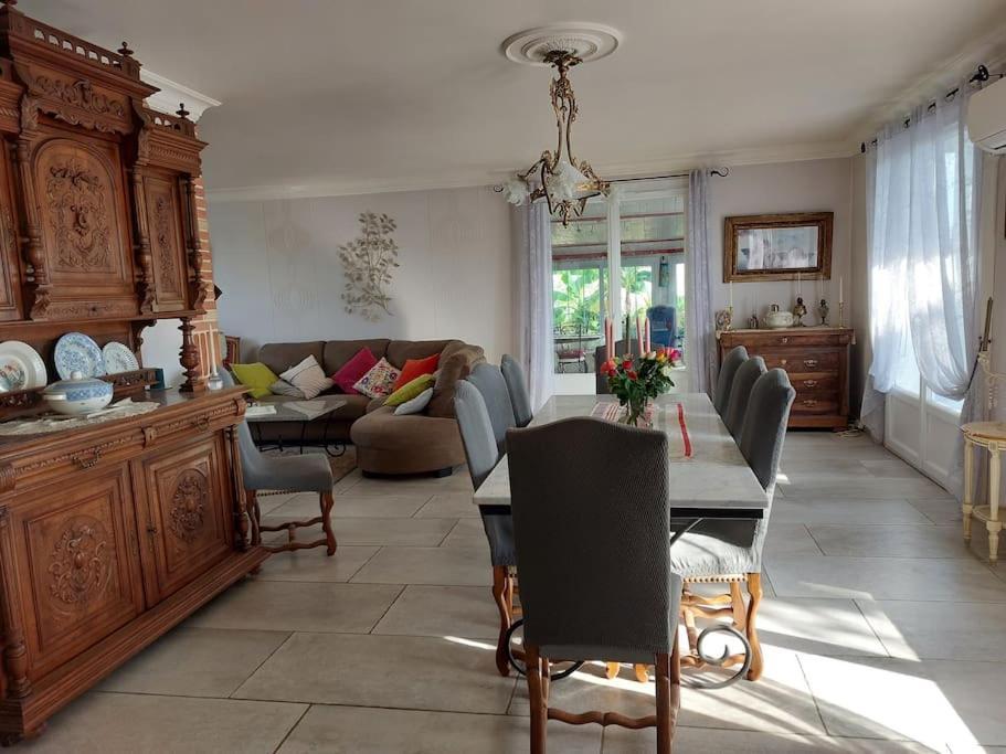 Villa De Charme Avec Piscine Saint-Jory Extérieur photo
