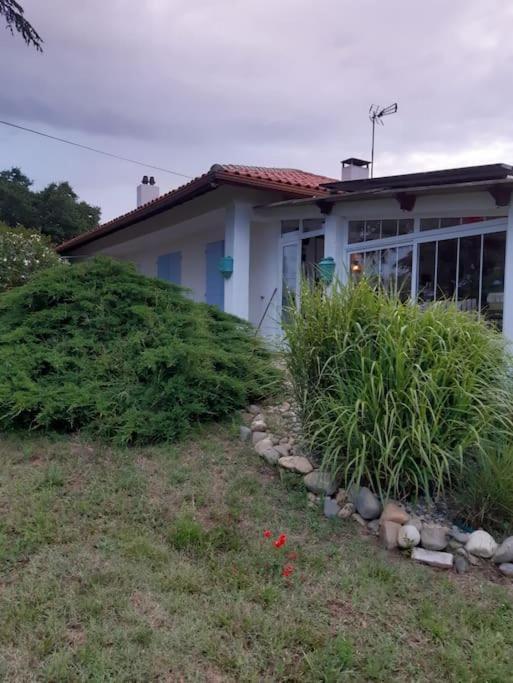 Villa De Charme Avec Piscine Saint-Jory Extérieur photo